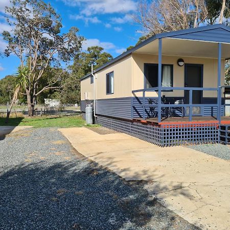 Pinjarra Caravan Park And Cabins ภายนอก รูปภาพ