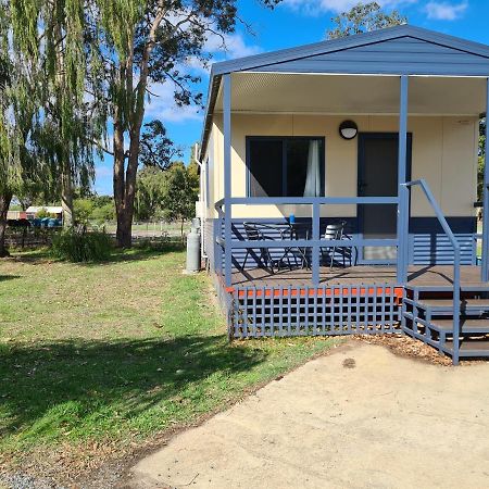 Pinjarra Caravan Park And Cabins ภายนอก รูปภาพ