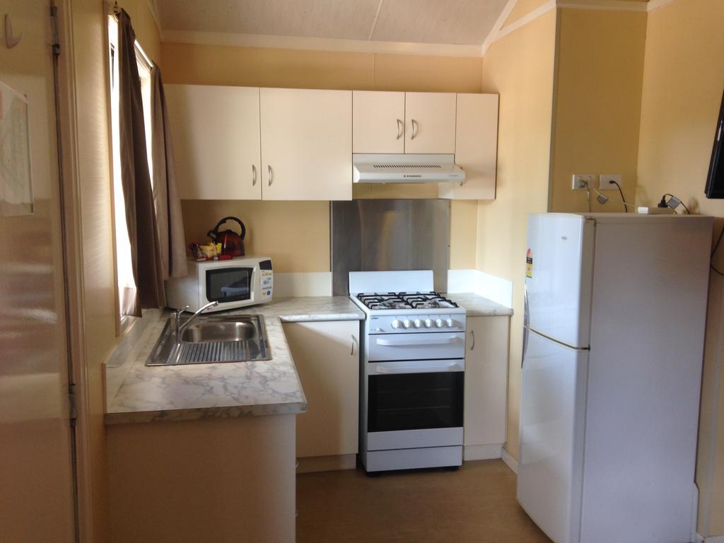 Pinjarra Caravan Park And Cabins ห้อง รูปภาพ