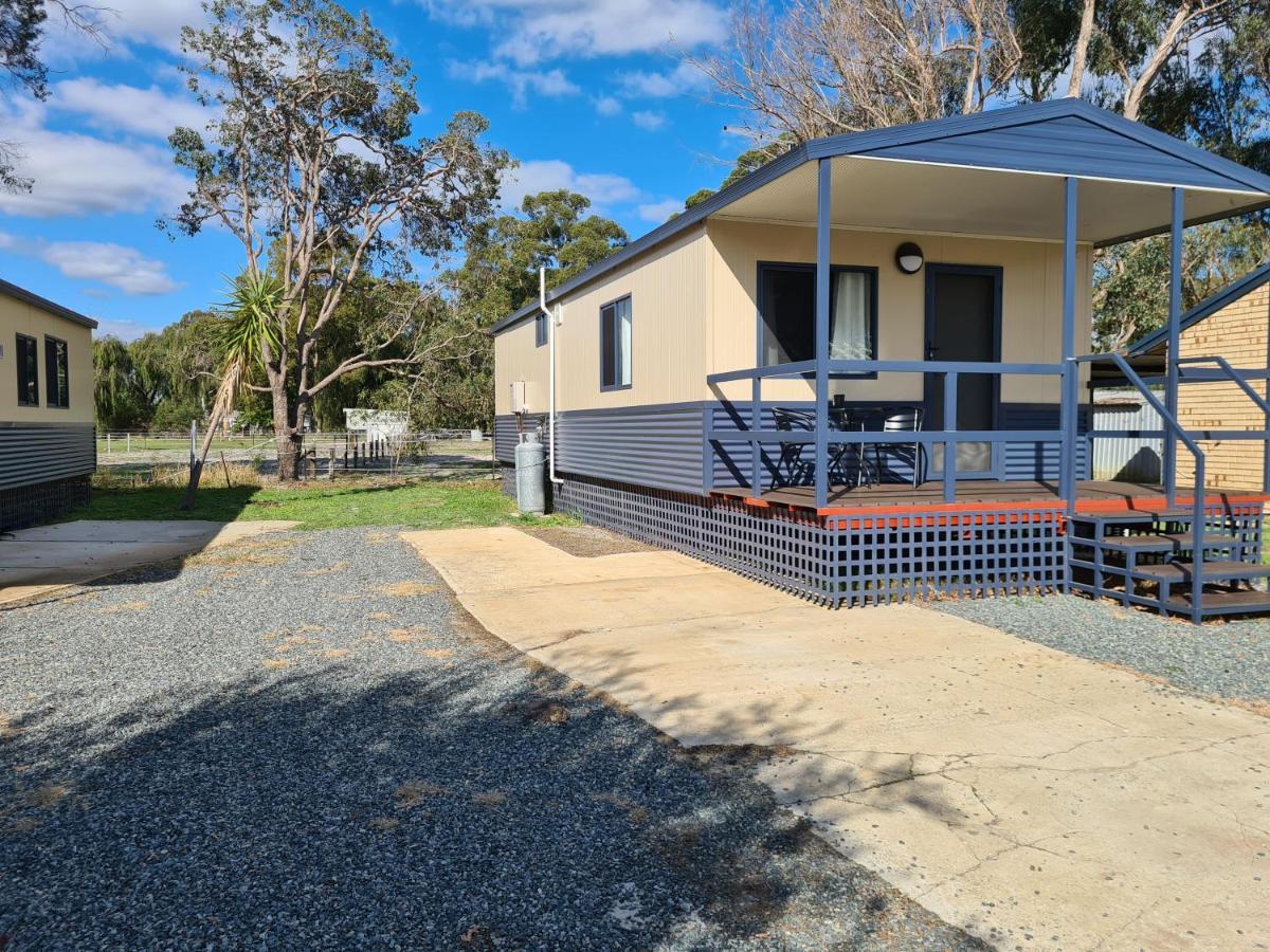 Pinjarra Caravan Park And Cabins ภายนอก รูปภาพ