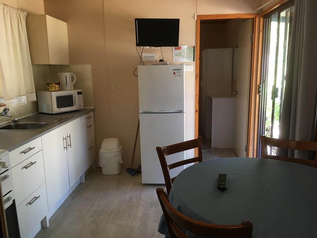 Pinjarra Caravan Park And Cabins ภายนอก รูปภาพ