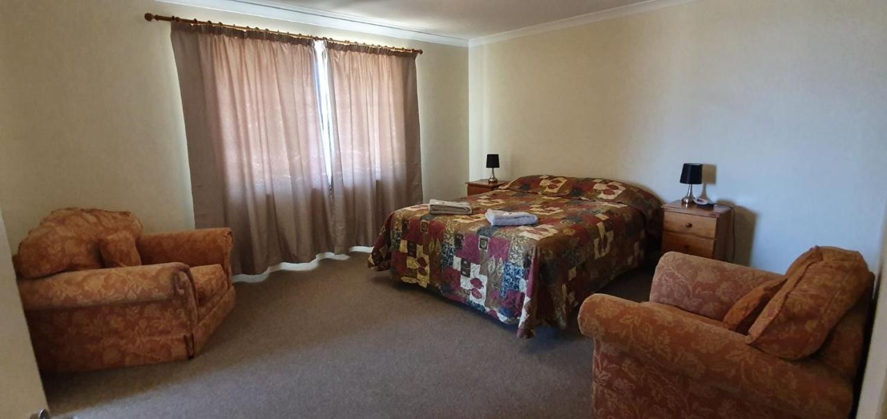 Pinjarra Caravan Park And Cabins ภายนอก รูปภาพ