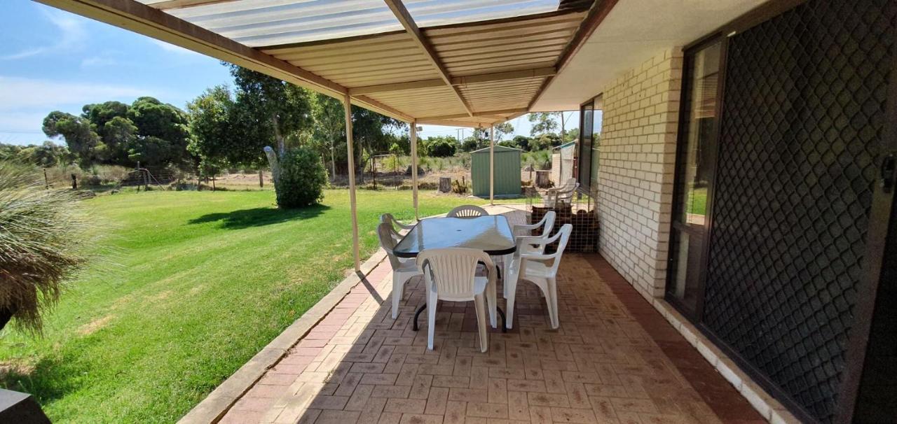Pinjarra Caravan Park And Cabins ภายนอก รูปภาพ