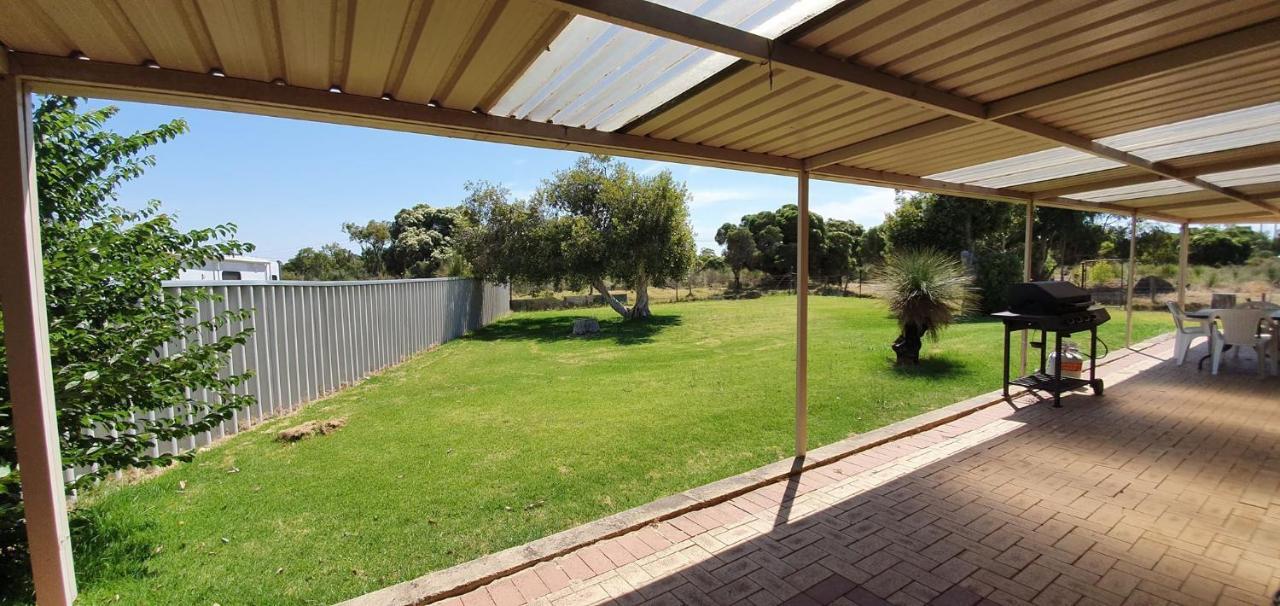Pinjarra Caravan Park And Cabins ภายนอก รูปภาพ