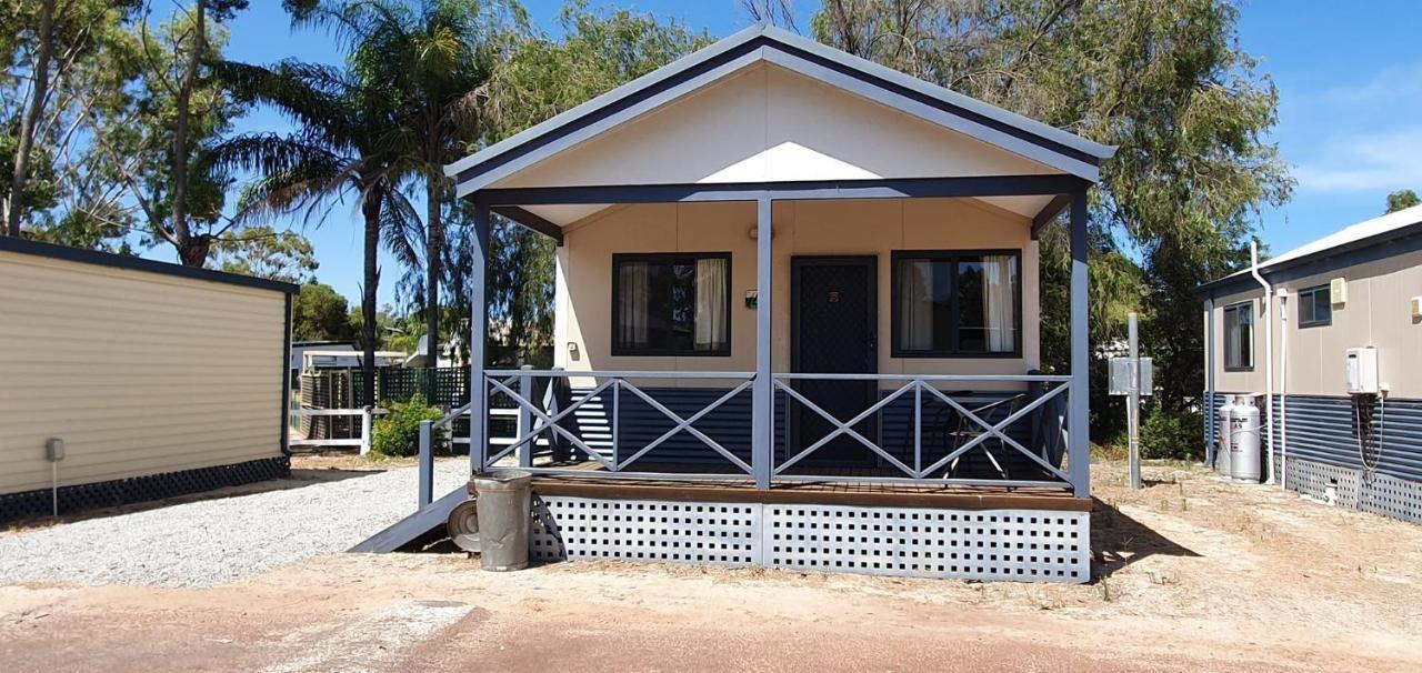 Pinjarra Caravan Park And Cabins ภายนอก รูปภาพ